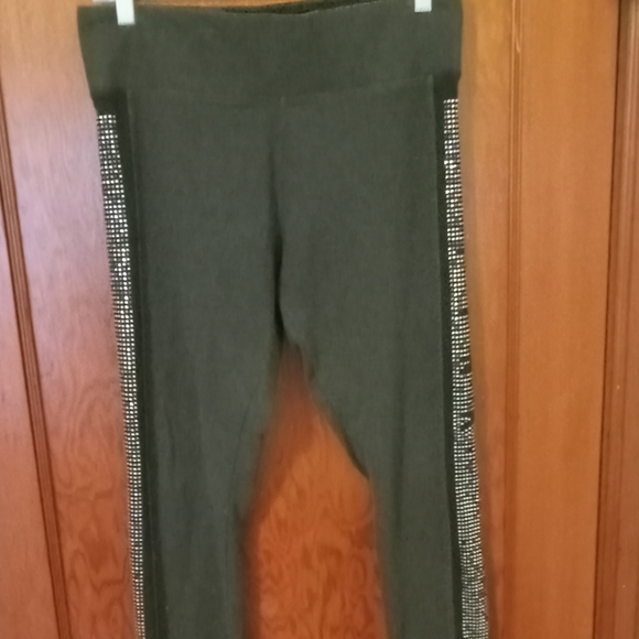 Victoria’s Secret PINK Bling Yoga Leggings! - Picture 4 of 4